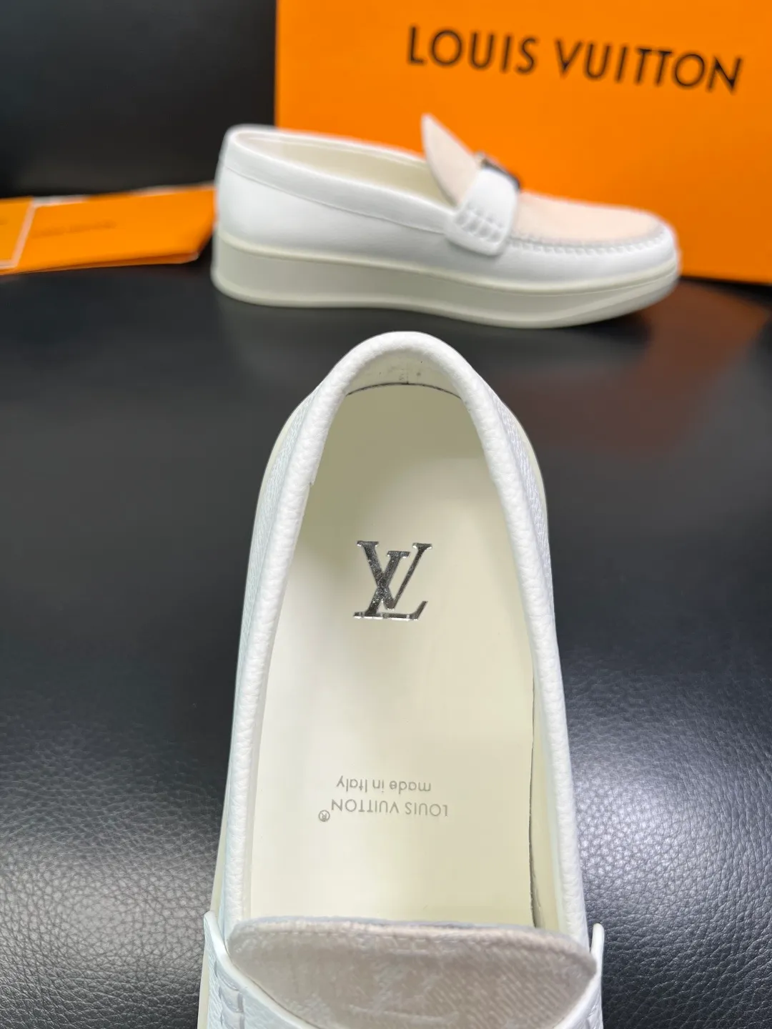 Men's shoes 💰720 Lv high quality top crafts Louis Vuitton, sports sneakers counter synchronization, uppers imported from Italy, high quality splicing colorful complex crafts, imported mesh pads soft and comfortable, soles: original soles specially provided by the original factory, T men's shoes 💰U exclusive movable molded soles super comfortable, original factory single goods, code number 38-44 (customized 45)